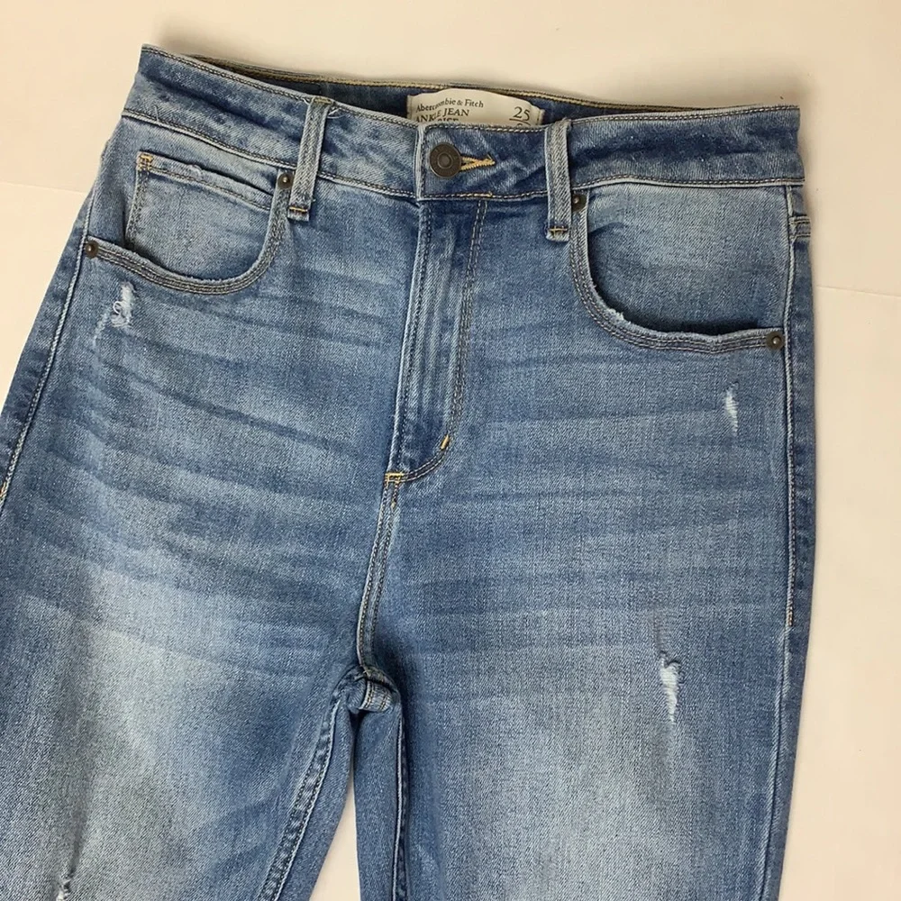 A&F curve love ankle high rise distressed jeans - Picture 5 of 8